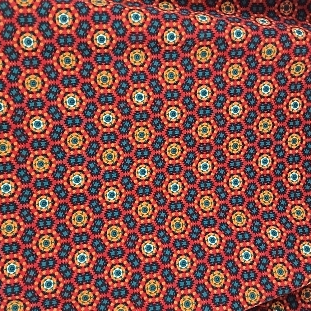 M Red Lularoe Randy - Picture 2 of 4